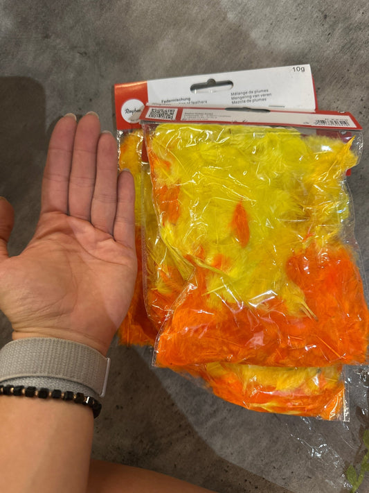 Жёлтые и оранжевые перья - Confetti Party Store Balloons Limassol