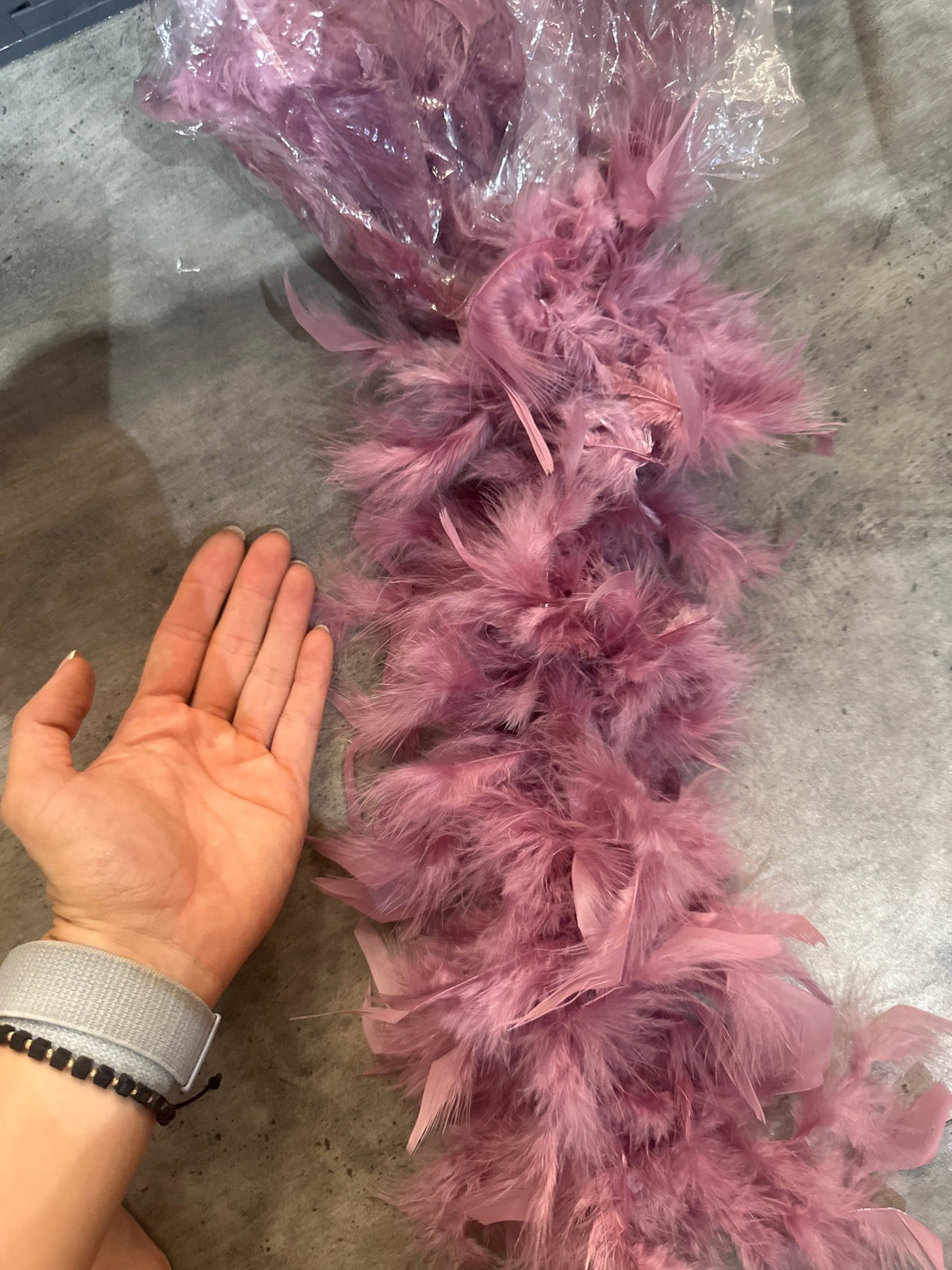 Перья боа - Confetti Party Store Balloons Limassol